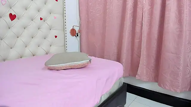 Kim Eli online show from 02/18/25, 01:54