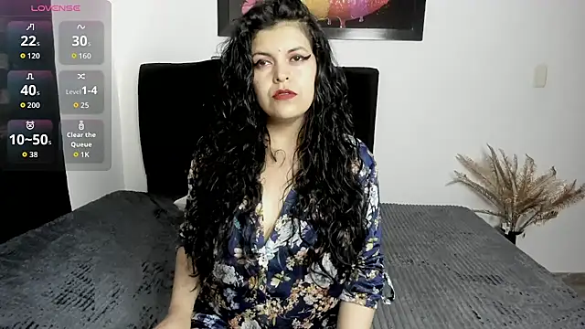 Snapshot of scarlett_w0lf chatting on 06/25/26, 08:24 scarlett w0lf online show from 06/25/26, 08:24