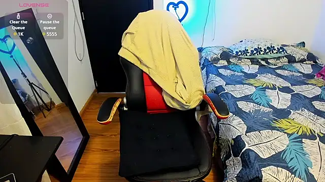 peanut tangerine online show from 02/06/25, 04:03