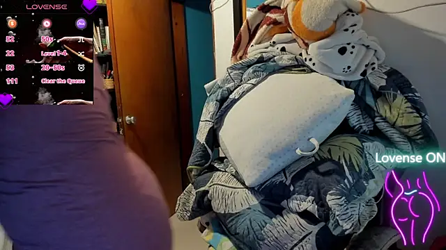 Snapshot of peanut_tangerine chatting on 11/05/25, 01:05 peanut tangerine online show from 11/05/25, 01:05