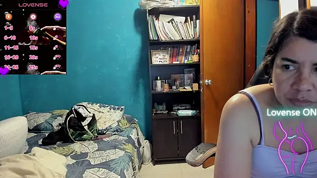 Snapshot of peanut_tangerine chatting on 11/08/25, 01:06 peanut tangerine online show from 11/08/25, 01:06