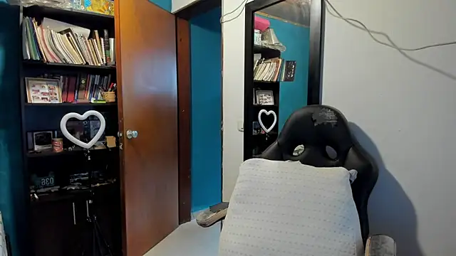 Snapshot of peanut_tangerine chatting on 11/09/25, 07:01 peanut tangerine online show from 11/09/25, 07:01