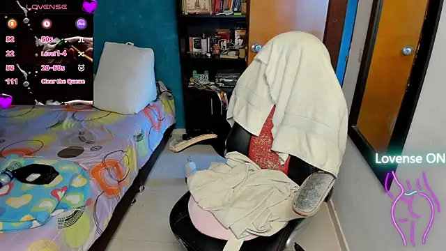 Snapshot of peanut_tangerine chatting on 11/22/25, 05:01 peanut tangerine online show from 11/22/25, 05:01