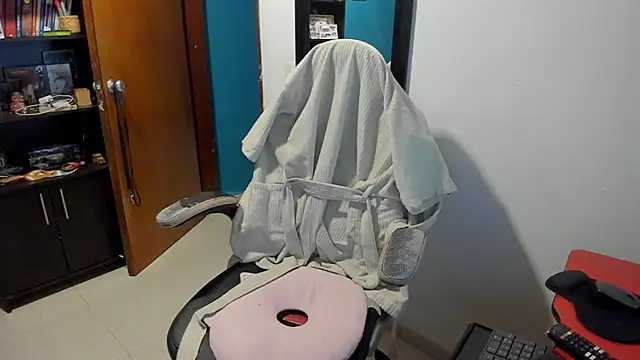 Snapshot of peanut_tangerine chatting on 11/24/25, 11:04 peanut tangerine online show from 11/24/25, 11:04