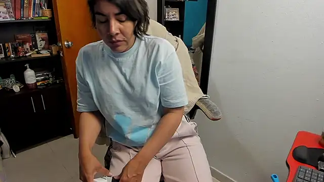 Snapshot of peanut_tangerine chatting on 12/02/25, 11:34 peanut tangerine online show from 12/02/25, 11:34