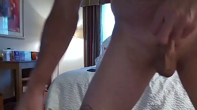 Snapshot of overaveragefreak4you chatting on 01/24/25, 06:25 overaveragefreak4you online show from 01/24/25, 06:25