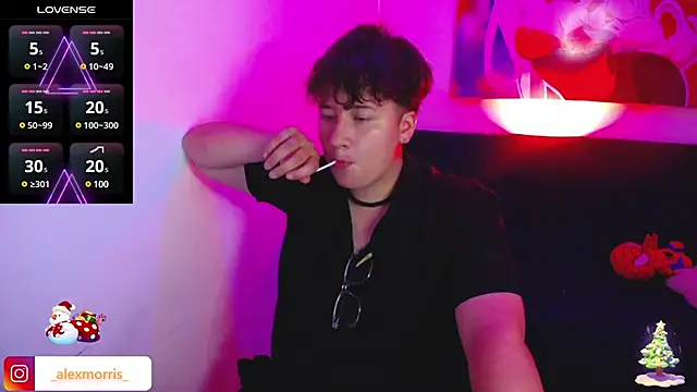 Snapshot of _AlexMorris chatting on 12/18/24, 07:15 AlexMorris online show from 12/18/24, 07:15