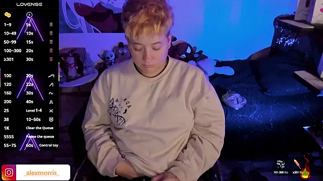 Snapshot of _AlexMorris chatting on 10/14/25, 05:52 AlexMorris online show from 10/14/25, 05:52