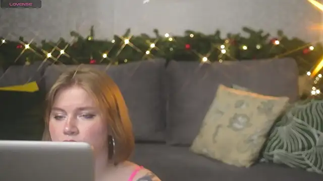 Snapshot of Kira_Citro chatting on 12/17/24, 10:11 Kira Citro online show from 12/17/24, 10:11