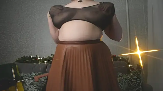 Snapshot of Kira_Citro chatting on 12/18/24, 11:19 Kira Citro online show from 12/18/24, 11:19