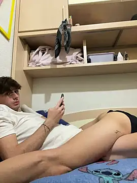 Adriiann  21 online show from 12/12/24, 10:09