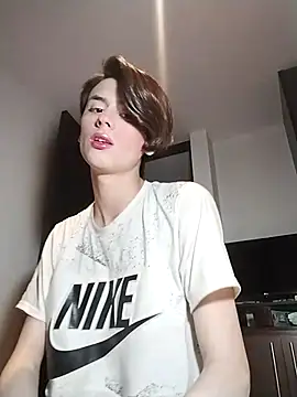 Snapshot of Alann_sr chatting on 10/29/25, 03:53 Alann sr online show from 10/29/25, 03:53