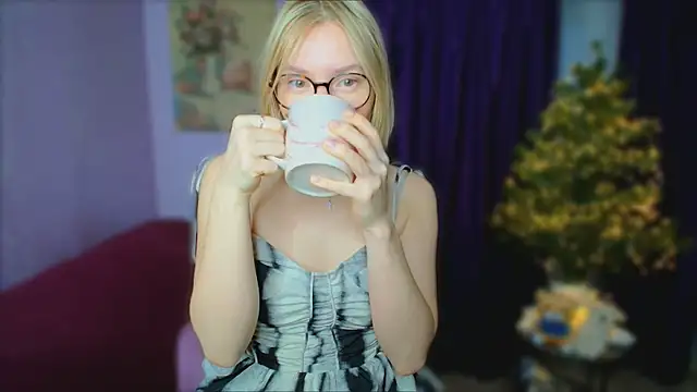 Snapshot of TaylorBre chatting on 12/17/25, 06:52 TaylorBre online show from 12/17/25, 06:52