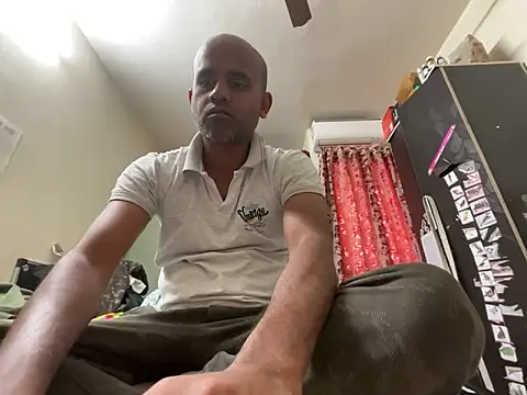 Snapshot of SammyChocolateIndian chatting on 12/18/24, 08:42 SammyChocolateIndian online show from 12/18/24, 08:42