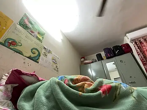 Snapshot of SammyChocolateIndian chatting on 01/01/25, 03:34 SammyChocolateIndian online show from 01/01/25, 03:34