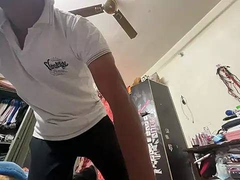 Snapshot of SammyChocolateIndian chatting on 01/22/25, 05:48 SammyChocolateIndian online show from 01/22/25, 05:48