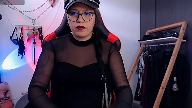 Snapshot of LilithSharon chatting on 12/01/24, 07:14 LilithSharon online show from 12/01/24, 07:14