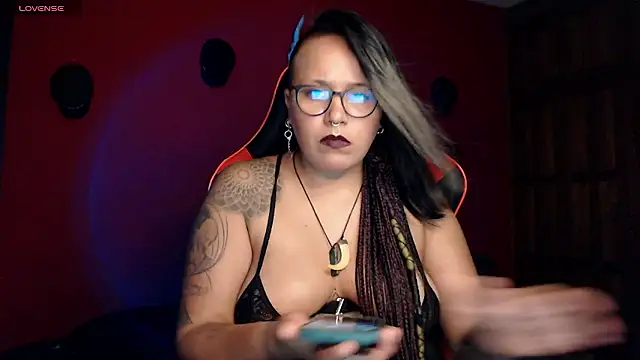 Snapshot of LilithSharon chatting on 12/03/24, 12:02 LilithSharon online show from 12/03/24, 12:02