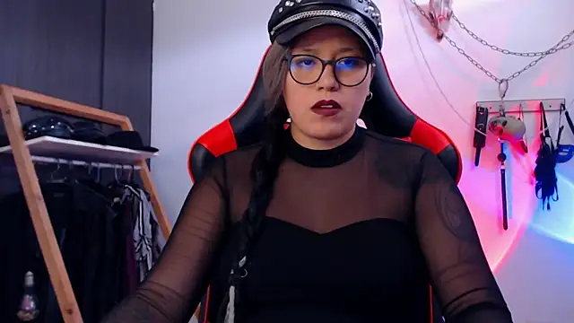 Snapshot of LilithSharon chatting on 01/15/25, 05:37 LilithSharon online show from 01/15/25, 05:37