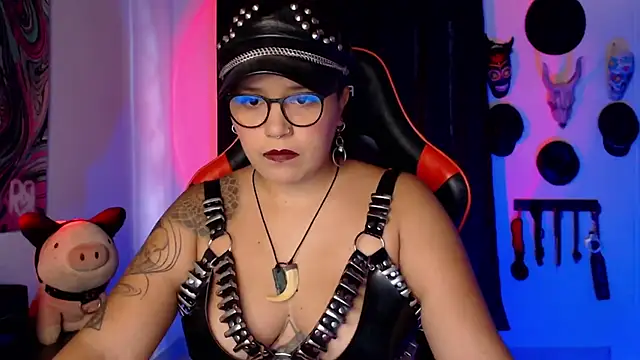 Snapshot of LilithSharon chatting on 09/16/25, 03:24 LilithSharon online show from 09/16/25, 03:24