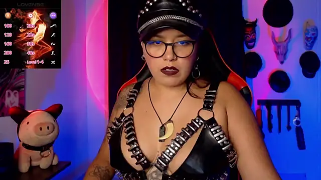 Snapshot of LilithSharon chatting on 10/21/25, 05:13 LilithSharon online show from 10/21/25, 05:13