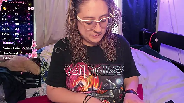 AnnieBigBoobs online show from 10/19/25, 07:36