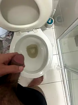 Snapshot of bomvivant2 chatting on 12/15/25, 02:49 bomvivant2 online show from 12/15/25, 02:49