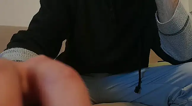 Snapshot of NATURALS2023 chatting on 02/13/25, 02:09 NATURALS2023 online show from 02/13/25, 02:09