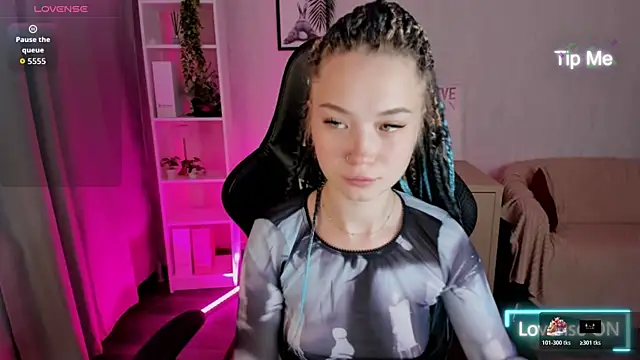 Kira yoon online show from 11/23/25, 12:54