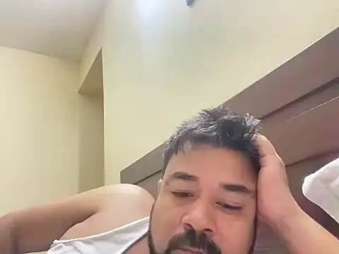 Snapshot of coolboy6566 chatting on 12/17/25, 01:00 coolboy6566 online show from 12/17/25, 01:00