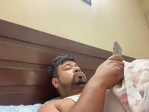 Snapshot of coolboy6566 chatting on 12/19/25, 01:01 coolboy6566 online show from 12/19/25, 01:01