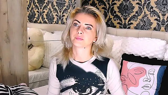 Aly girl1 online show from 10/04/25, 08:23