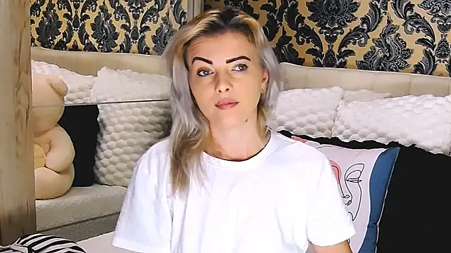 Aly girl1 online show from 10/13/25, 08:36