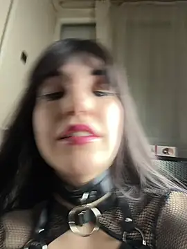 Snapshot of Sofia_Poly chatting on 01/29/25, 09:39 Sofia Poly online show from 01/29/25, 09:39