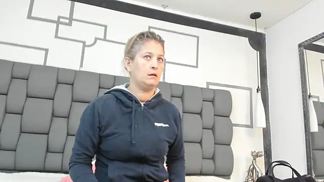 Jade squirtt online show from 10/03/25, 12:57