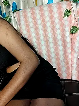 Reena Singh53 online show from 03/17/25, 02:23