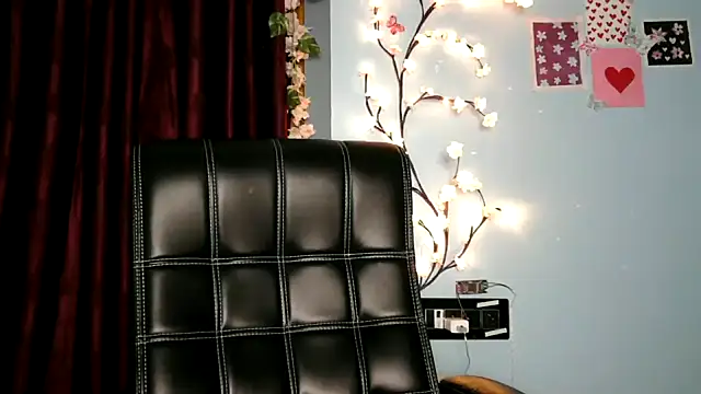 Reena Singh53 online show from 09/16/25, 04:08