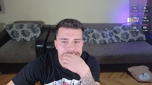 Snapshot of JohnnyStepBro chatting on 12/10/24, 12:17 JohnnyStepBro online show from 12/10/24, 12:17