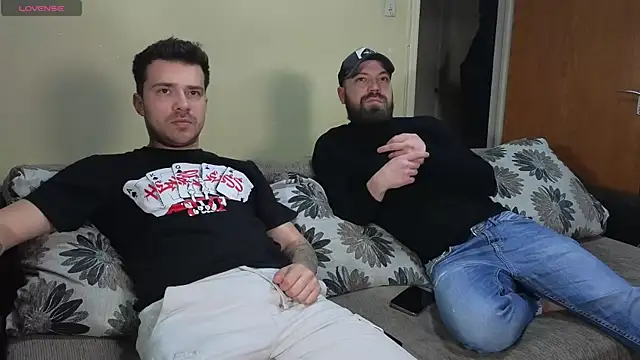 Snapshot of JohnnyStepBro chatting on 01/04/25, 05:05 JohnnyStepBro online show from 01/04/25, 05:05