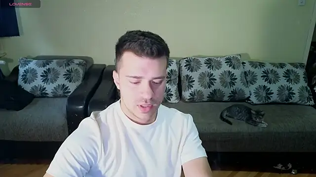 Snapshot of JohnnyStepBro chatting on 09/17/25, 09:44 JohnnyStepBro online show from 09/17/25, 09:44