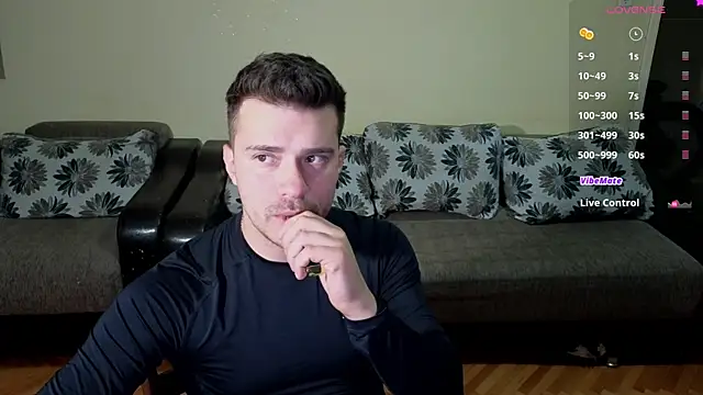 Snapshot of JohnnyStepBro chatting on 10/01/25, 06:58 JohnnyStepBro online show from 10/01/25, 06:58