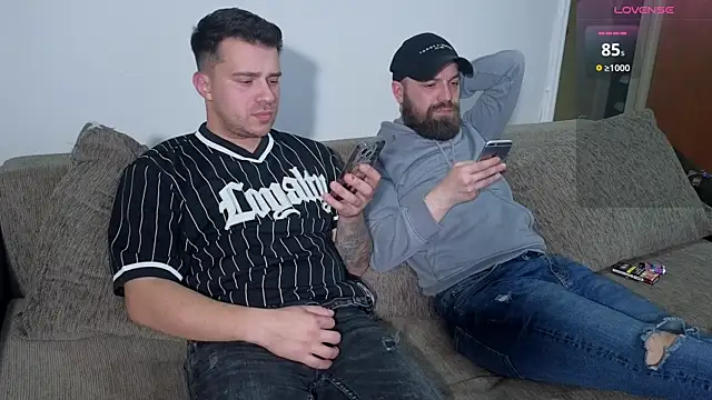 Snapshot of JohnnyStepBro chatting on 10/22/25, 07:57 JohnnyStepBro online show from 10/22/25, 07:57