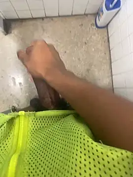 Snapshot of zeekBbc chatting on 02/02/25, 08:41 zeekBbc online show from 02/02/25, 08:41