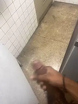 Snapshot of zeekBbc chatting on 03/10/25, 01:34 zeekBbc online show from 03/10/25, 01:34