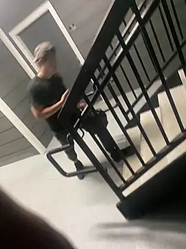 Snapshot of zeekBbc chatting on 10/24/25, 10:55 zeekBbc online show from 10/24/25, 10:55