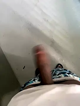 Snapshot of zeekBbc chatting on 10/25/25, 04:24 zeekBbc online show from 10/25/25, 04:24