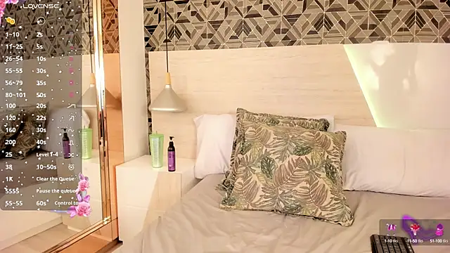 IvannaAnggel online show from 01/15/25, 05:58