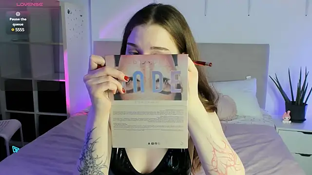 Lisa Moones online show from 03/11/25, 02:18