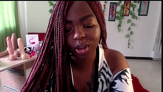 Snapshot of _Zooee chatting on 11/19/25, 05:13 Zooee online show from 11/19/25, 05:13