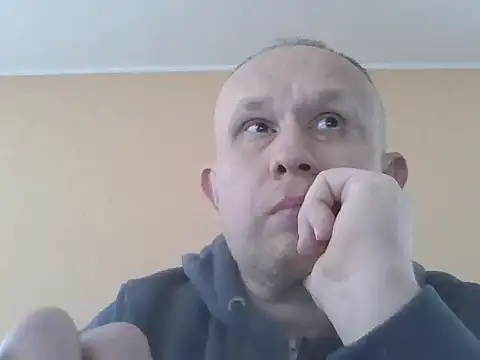 Snapshot of X46x chatting on 11/08/25, 08:36 X46x online show from 11/08/25, 08:36